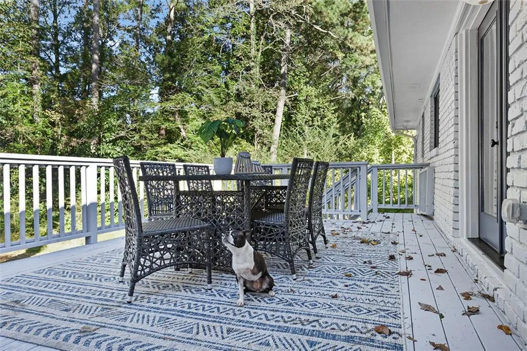 140 River Springs Drive, Sandy Springs, Georgia 30328, 5 Bedrooms Bedrooms, ,4 BathroomsBathrooms,Residential,Sold,140 River Springs Drive,7168713