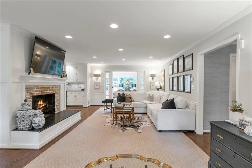 500 Tanacrest Circle, Atlanta, Georgia 30328, 4 Bedrooms Bedrooms, ,3 BathroomsBathrooms,Residential,For Sale,500 Tanacrest Circle,7658588