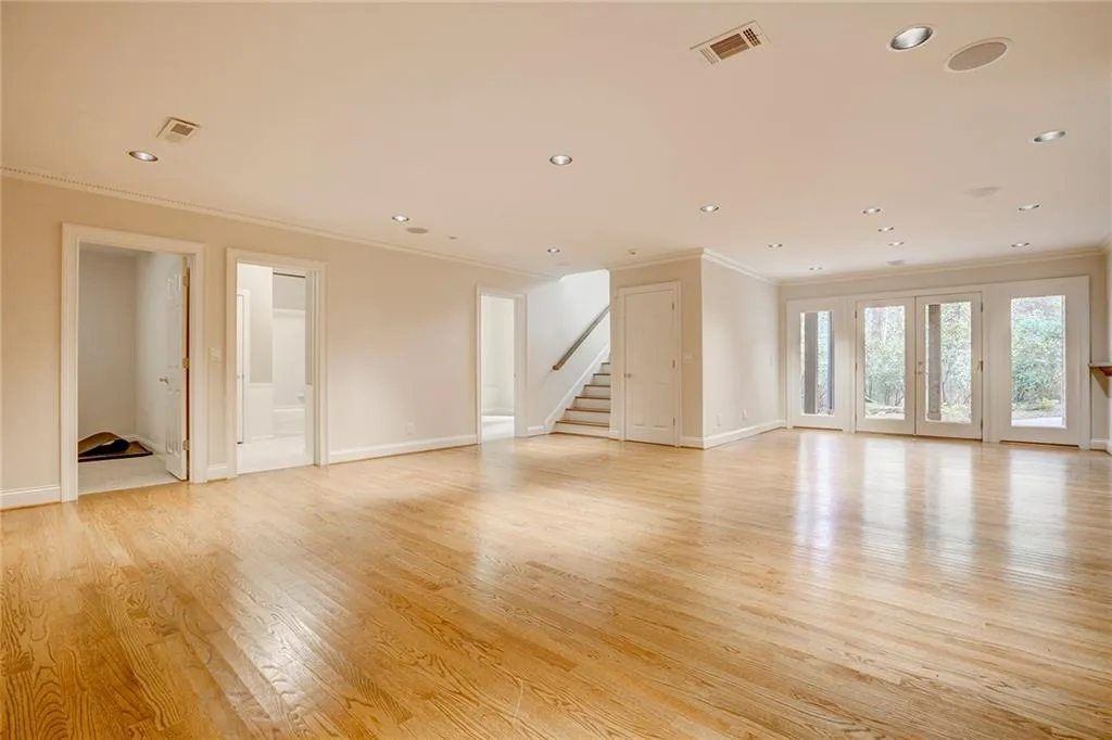 700 Lake Summit Drive, Atlanta, Georgia 30342, 6 Bedrooms Bedrooms, ,5 BathroomsBathrooms,Residential,Sold,700 Lake Summit Drive,5989066