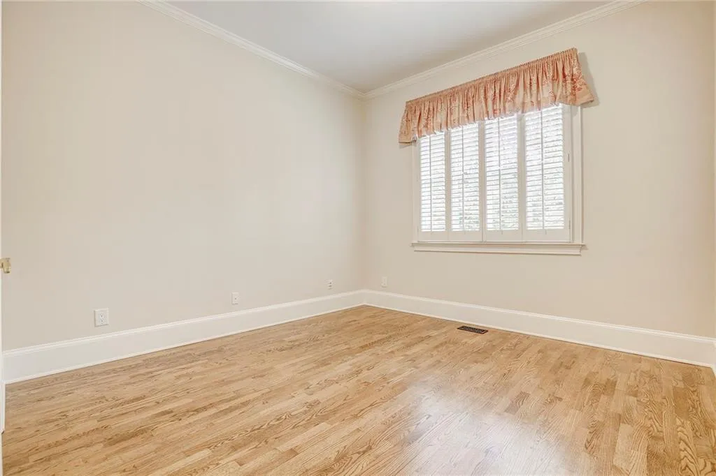 700 Lake Summit Drive, Atlanta, Georgia 30342, 6 Bedrooms Bedrooms, ,5 BathroomsBathrooms,Residential,Sold,700 Lake Summit Drive,5989066