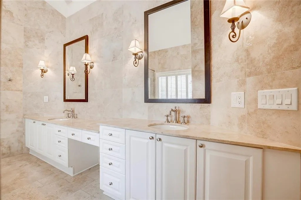 700 Lake Summit Drive, Atlanta, Georgia 30342, 6 Bedrooms Bedrooms, ,5 BathroomsBathrooms,Residential,Sold,700 Lake Summit Drive,5989066