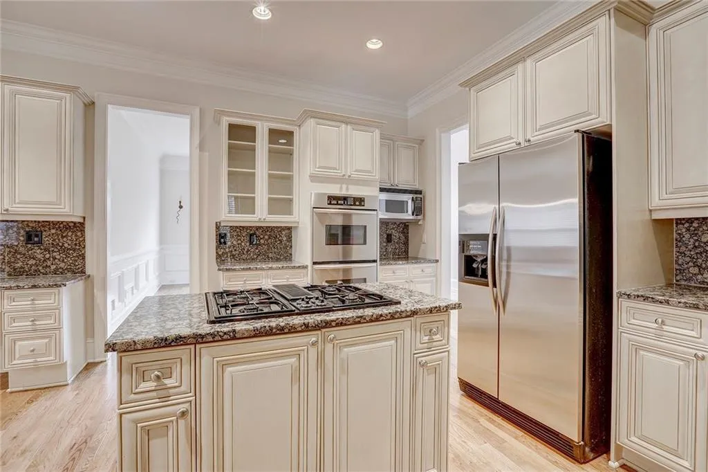 700 Lake Summit Drive, Atlanta, Georgia 30342, 6 Bedrooms Bedrooms, ,5 BathroomsBathrooms,Residential,Sold,700 Lake Summit Drive,5989066