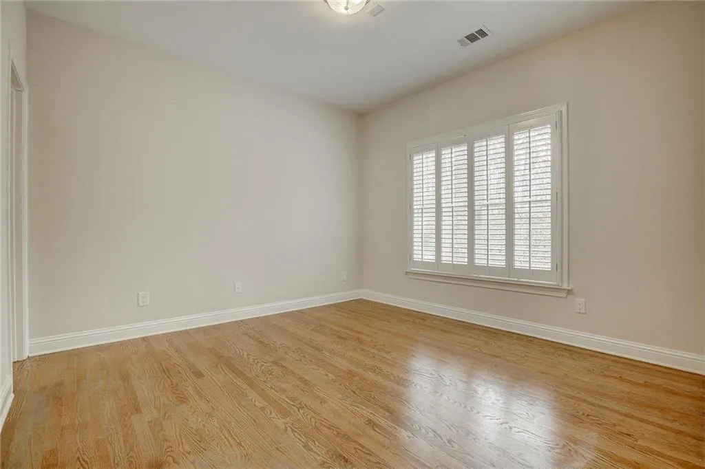 700 Lake Summit Drive, Atlanta, Georgia 30342, 6 Bedrooms Bedrooms, ,5 BathroomsBathrooms,Residential,Sold,700 Lake Summit Drive,5989066