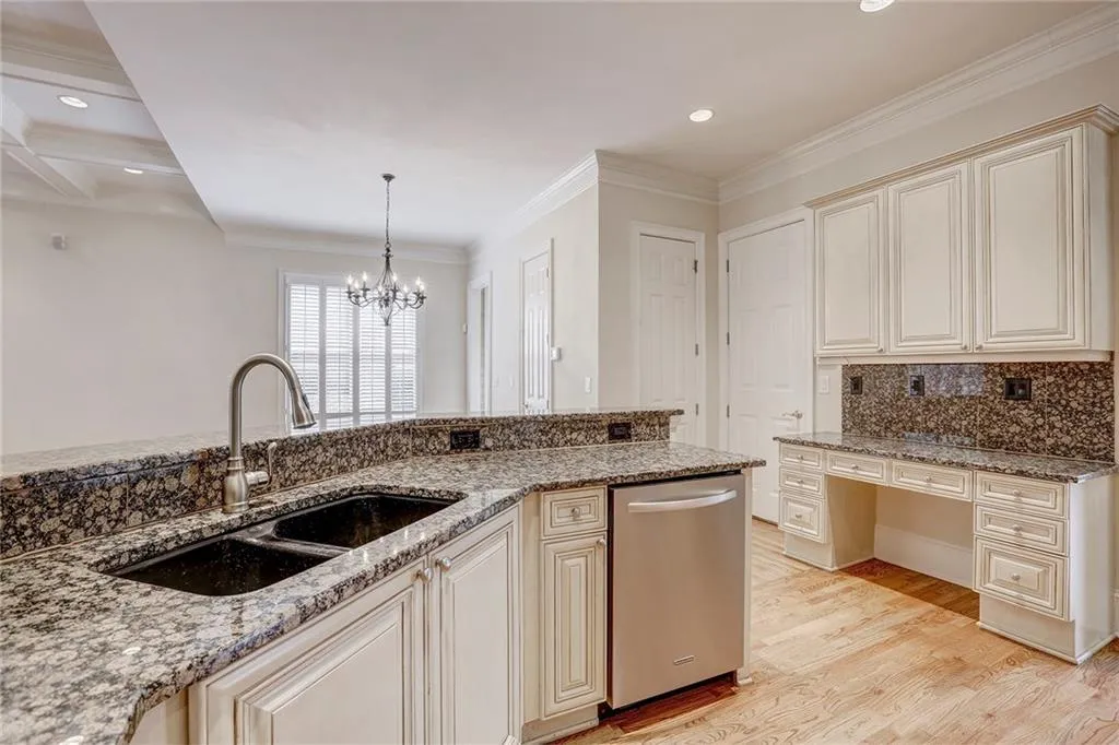 700 Lake Summit Drive, Atlanta, Georgia 30342, 6 Bedrooms Bedrooms, ,5 BathroomsBathrooms,Residential,Sold,700 Lake Summit Drive,5989066