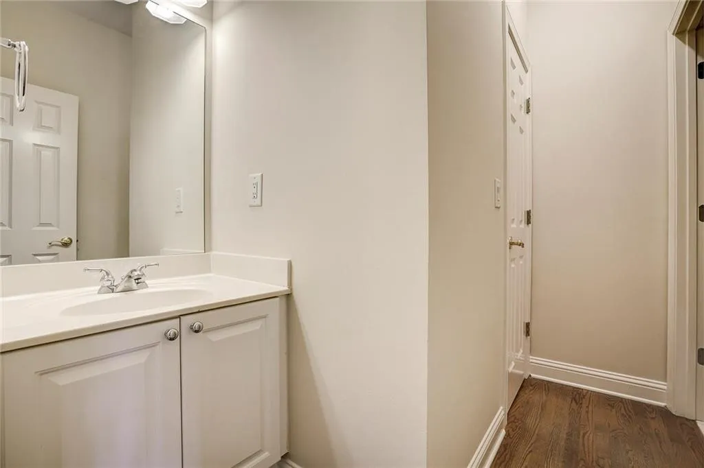 700 Lake Summit Drive, Atlanta, Georgia 30342, 6 Bedrooms Bedrooms, ,5 BathroomsBathrooms,Residential,Sold,700 Lake Summit Drive,5989066