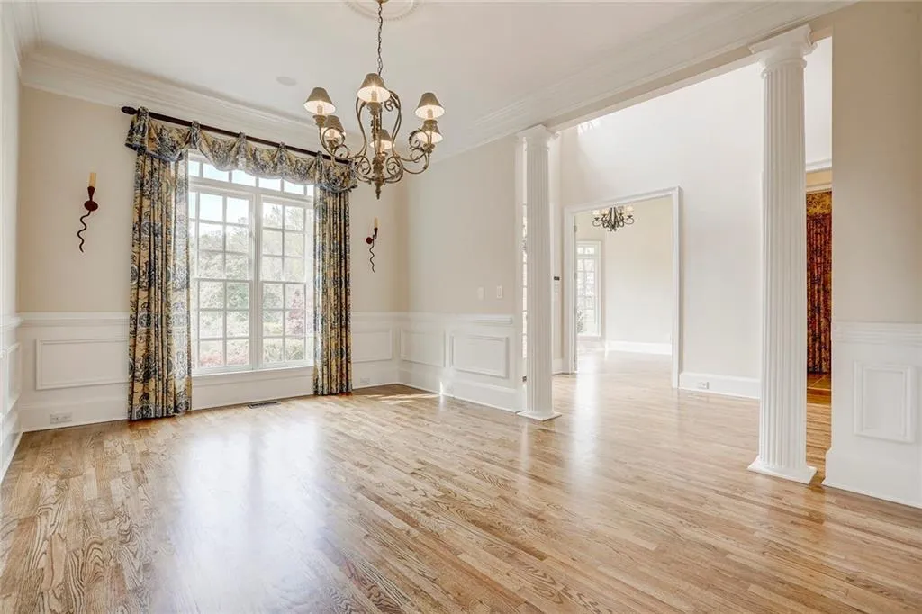 700 Lake Summit Drive, Atlanta, Georgia 30342, 6 Bedrooms Bedrooms, ,5 BathroomsBathrooms,Residential,Sold,700 Lake Summit Drive,5989066