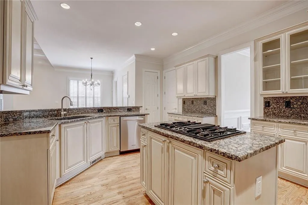 700 Lake Summit Drive, Atlanta, Georgia 30342, 6 Bedrooms Bedrooms, ,5 BathroomsBathrooms,Residential,Sold,700 Lake Summit Drive,5989066