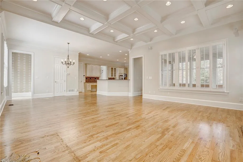 700 Lake Summit Drive, Atlanta, Georgia 30342, 6 Bedrooms Bedrooms, ,5 BathroomsBathrooms,Residential,Sold,700 Lake Summit Drive,5989066