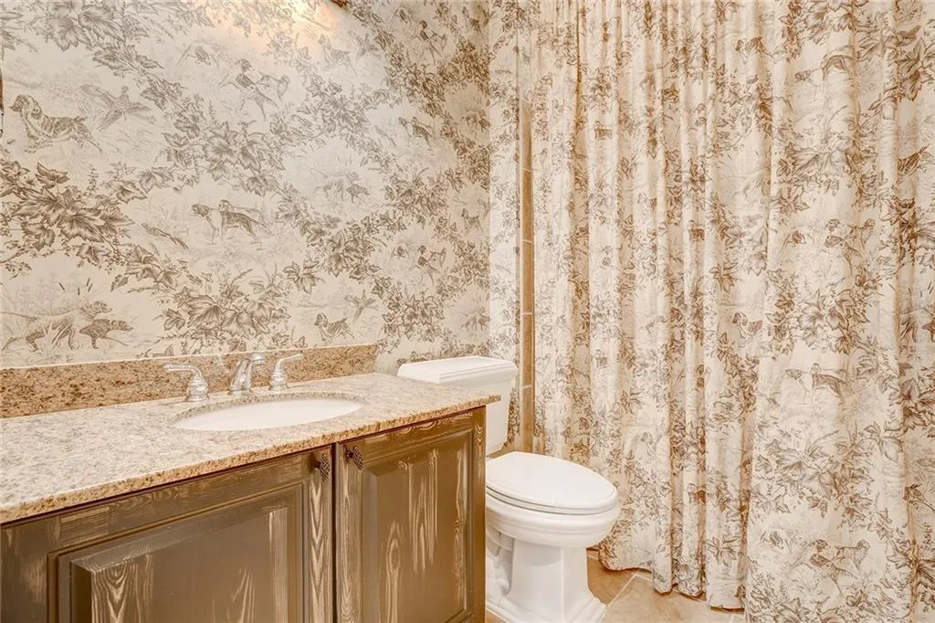 700 Lake Summit Drive, Atlanta, Georgia 30342, 6 Bedrooms Bedrooms, ,5 BathroomsBathrooms,Residential,Sold,700 Lake Summit Drive,5989066