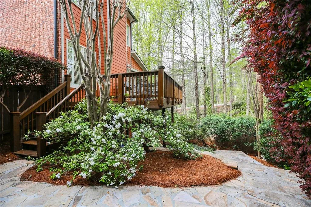 700 Lake Summit Drive, Atlanta, Georgia 30342, 6 Bedrooms Bedrooms, ,5 BathroomsBathrooms,Residential,Sold,700 Lake Summit Drive,5989066