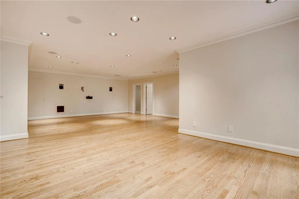 700 Lake Summit Drive, Atlanta, Georgia 30342, 6 Bedrooms Bedrooms, ,5 BathroomsBathrooms,Residential,Sold,700 Lake Summit Drive,5989066