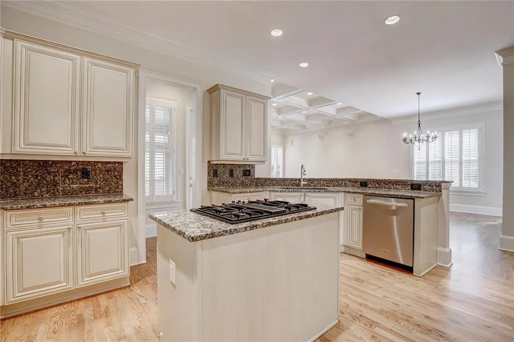 700 Lake Summit Drive, Atlanta, Georgia 30342, 6 Bedrooms Bedrooms, ,5 BathroomsBathrooms,Residential,Sold,700 Lake Summit Drive,5989066