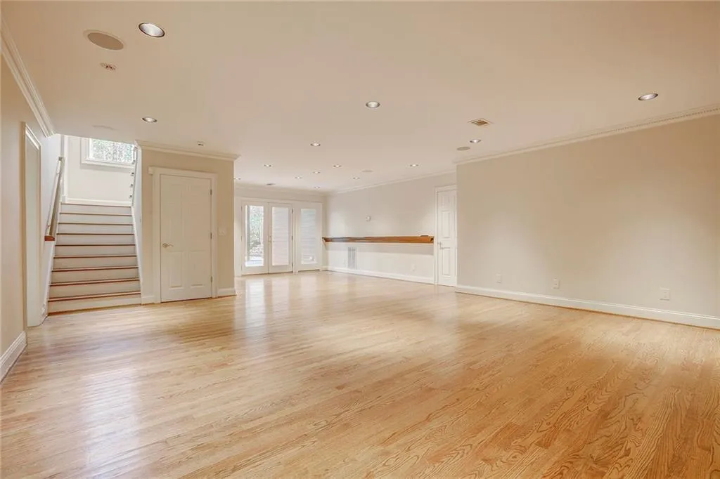 700 Lake Summit Drive, Atlanta, Georgia 30342, 6 Bedrooms Bedrooms, ,5 BathroomsBathrooms,Residential,Sold,700 Lake Summit Drive,5989066