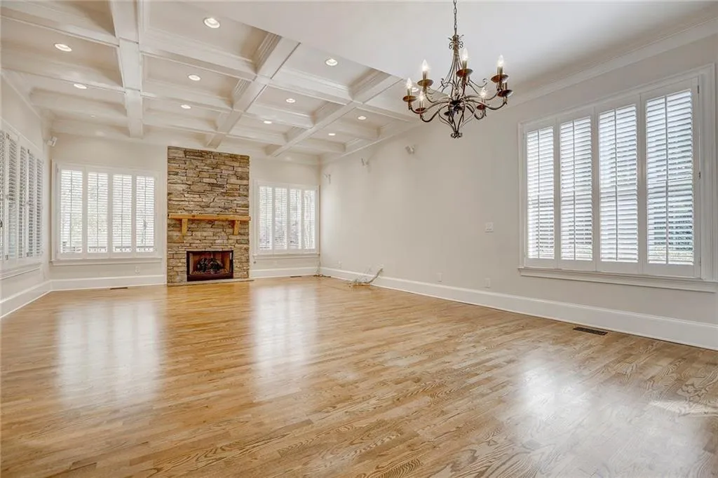 700 Lake Summit Drive, Atlanta, Georgia 30342, 6 Bedrooms Bedrooms, ,5 BathroomsBathrooms,Residential,Sold,700 Lake Summit Drive,5989066