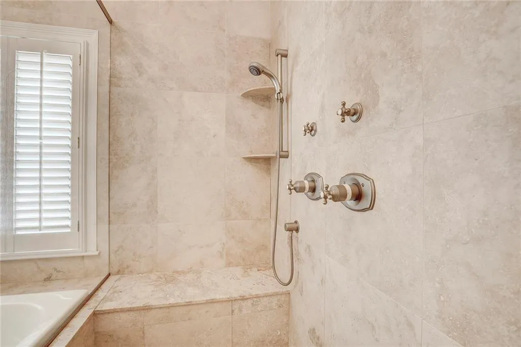 700 Lake Summit Drive, Atlanta, Georgia 30342, 6 Bedrooms Bedrooms, ,5 BathroomsBathrooms,Residential,Sold,700 Lake Summit Drive,5989066