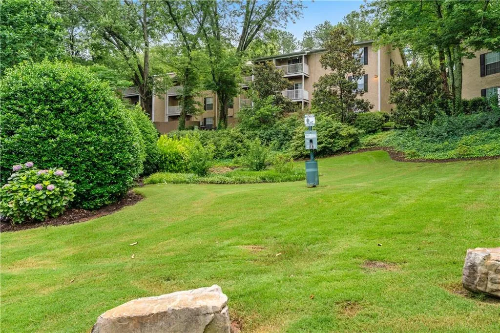 3115 Seven Pines Court Unit 308, Atlanta, Georgia 30339, 2 Bedrooms Bedrooms, ,1 BathroomBathrooms,Residential,For Sale,3115 Seven Pines Court Unit 308,7601886