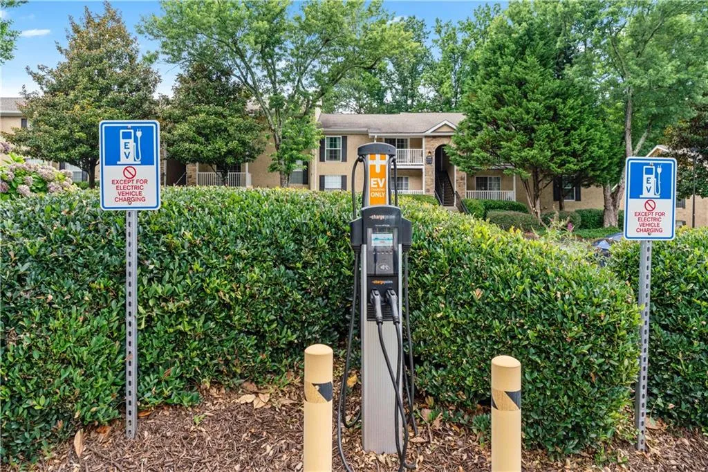 3115 Seven Pines Court Unit 308, Atlanta, Georgia 30339, 2 Bedrooms Bedrooms, ,1 BathroomBathrooms,Residential,For Sale,3115 Seven Pines Court Unit 308,7601886