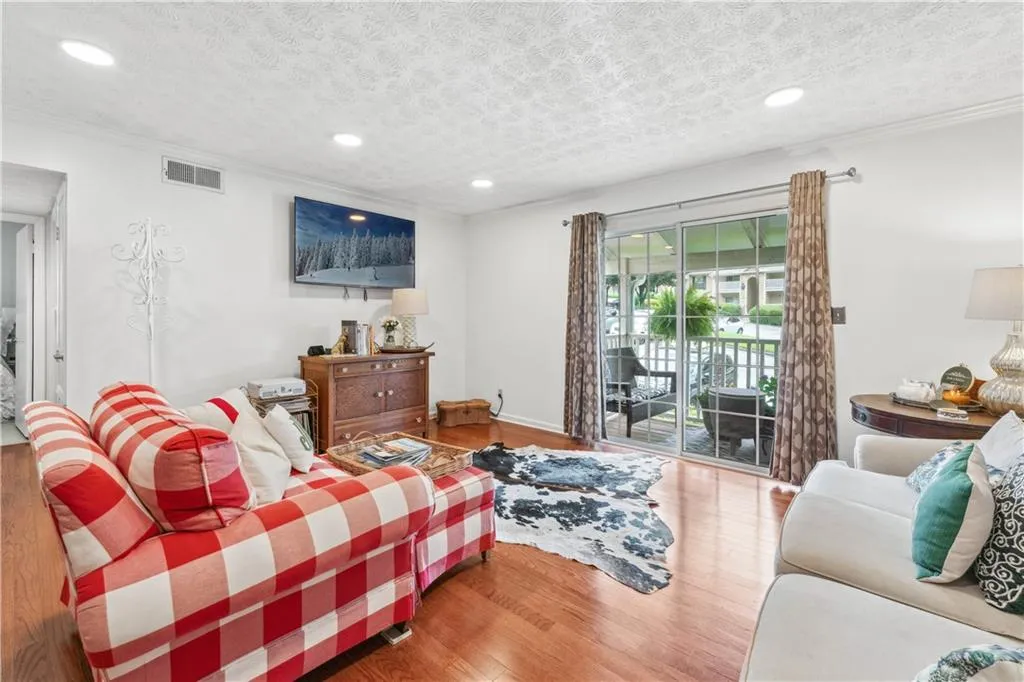 3115 Seven Pines Court Unit 308, Atlanta, Georgia 30339, 2 Bedrooms Bedrooms, ,1 BathroomBathrooms,Residential,For Sale,3115 Seven Pines Court Unit 308,7601886