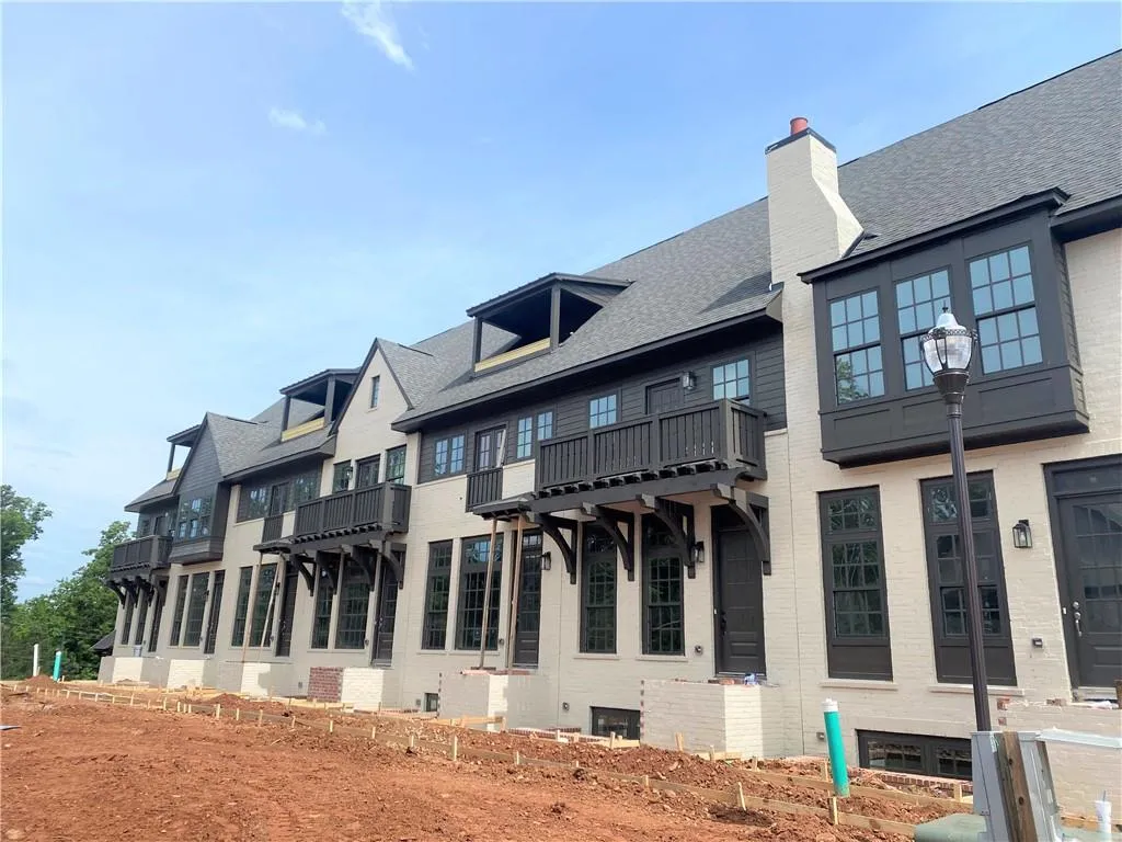 6638 Sterling Drive Unit 676, Sandy Springs, Georgia 30328, 3 Bedrooms Bedrooms, ,3 BathroomsBathrooms,Residential,Sold,6638 Sterling Drive Unit 676,6897264