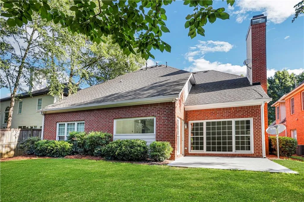 990 Lancaster Walk, Sandy Springs, Georgia 30328, 4 Bedrooms Bedrooms, ,3 BathroomsBathrooms,Residential,Sold,990 Lancaster Walk,7082727