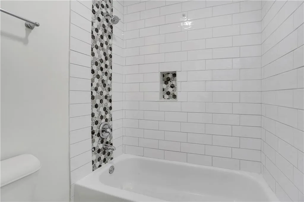 990 Lancaster Walk, Sandy Springs, Georgia 30328, 4 Bedrooms Bedrooms, ,3 BathroomsBathrooms,Residential,Sold,990 Lancaster Walk,7082727