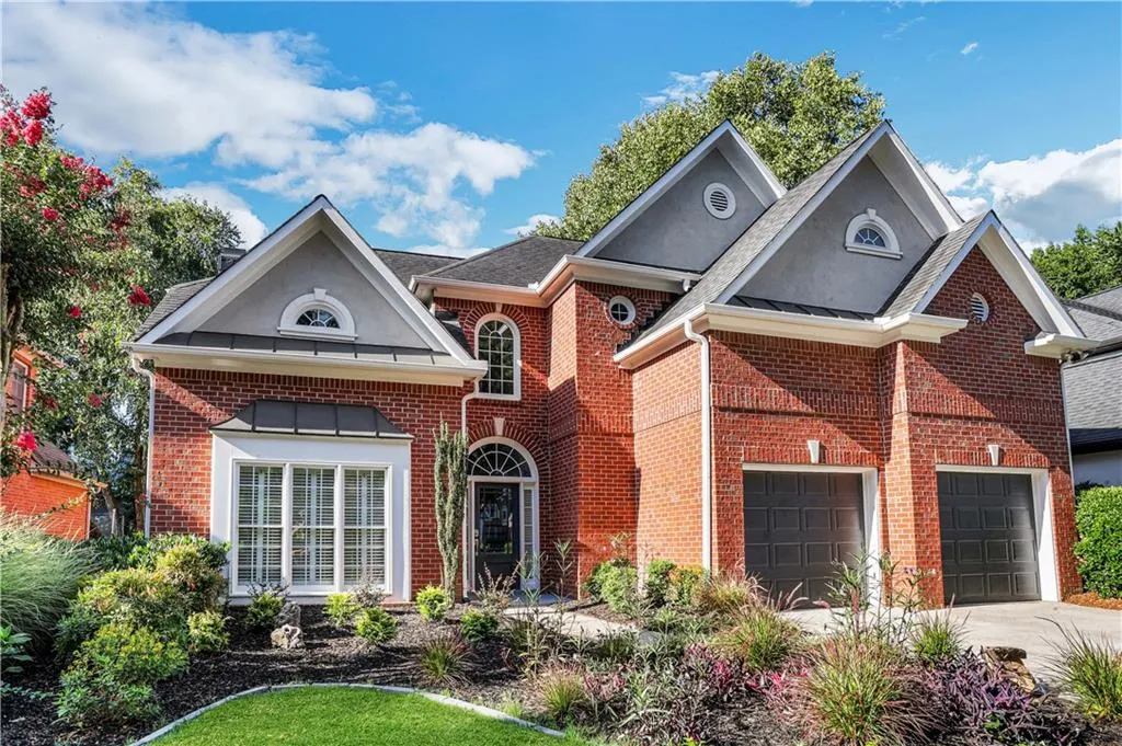 990 Lancaster Walk, Sandy Springs, Georgia 30328, 4 Bedrooms Bedrooms, ,3 BathroomsBathrooms,Residential,Sold,990 Lancaster Walk,7082727