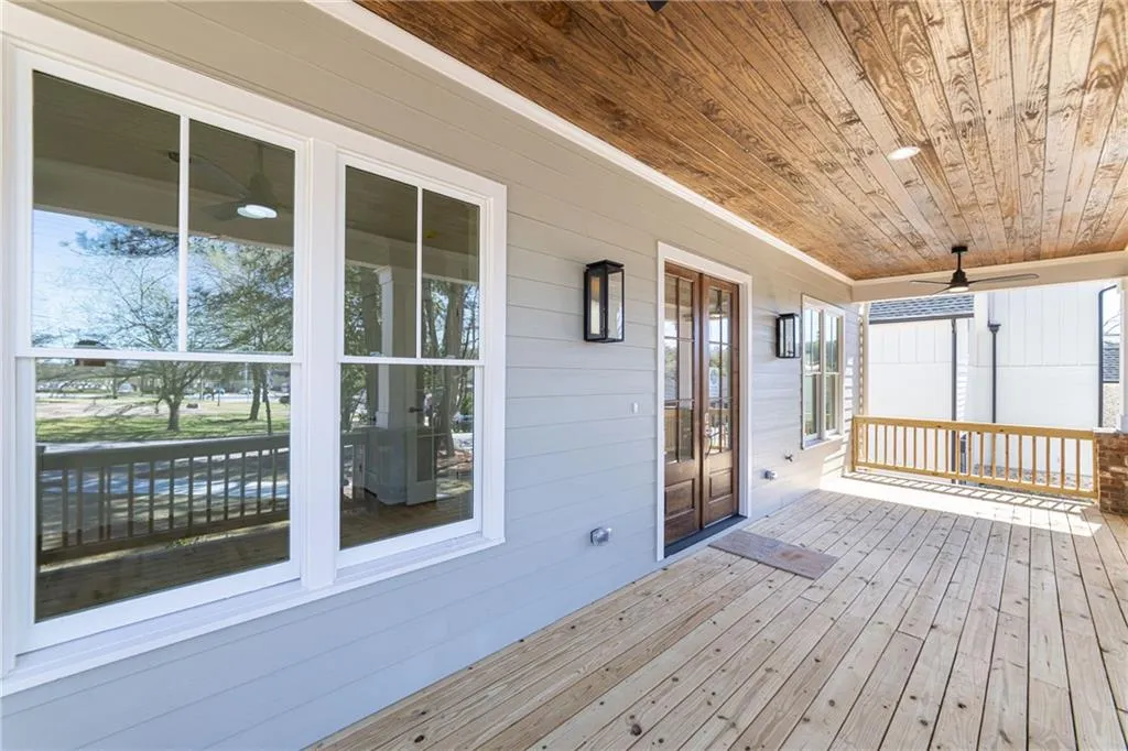 Deck featuring a ceiling fan