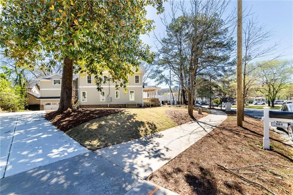 585 Sherwood Road Ne, Atlanta, Georgia 30324, 7 Bedrooms Bedrooms, ,5 BathroomsBathrooms,Residential,For Sale,585 Sherwood Road Ne,7546743