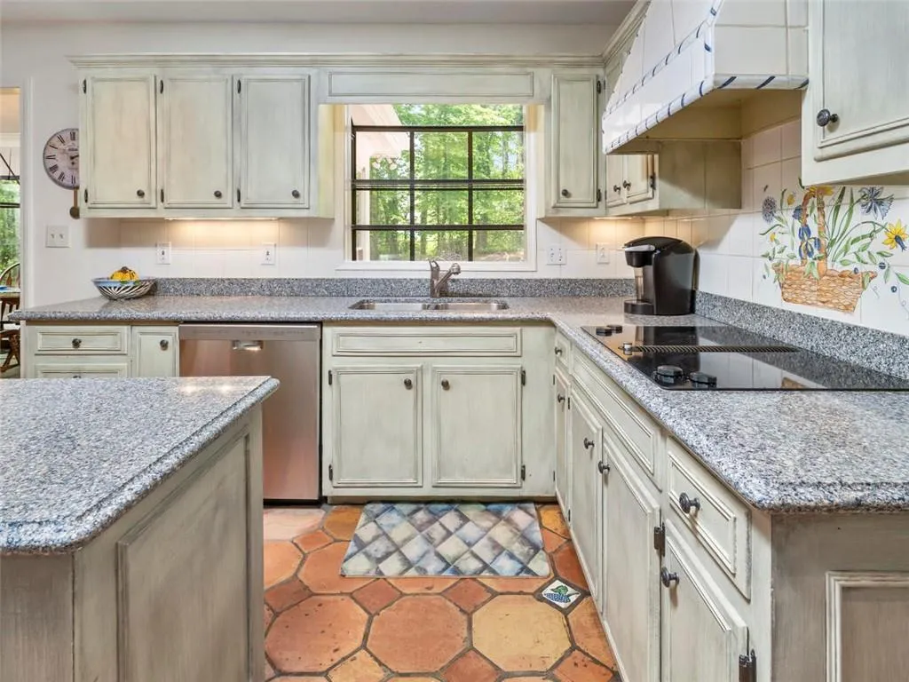 495 Clipper Trail, Sandy Springs, Georgia 30328, 4 Bedrooms Bedrooms, ,2 BathroomsBathrooms,Residential,Sold,495 Clipper Trail,6546303