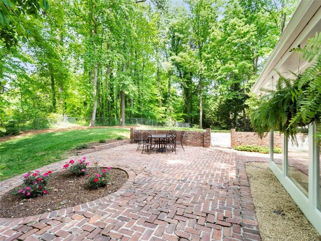 495 Clipper Trail, Sandy Springs, Georgia 30328, 4 Bedrooms Bedrooms, ,2 BathroomsBathrooms,Residential,Sold,495 Clipper Trail,6546303