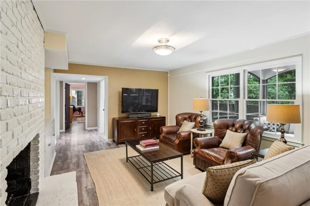 1130 Angelo Court Ne, Atlanta, Georgia 30319, 5 Bedrooms Bedrooms, ,4 BathroomsBathrooms,Residential,For Sale,1130 Angelo Court Ne,7575978
