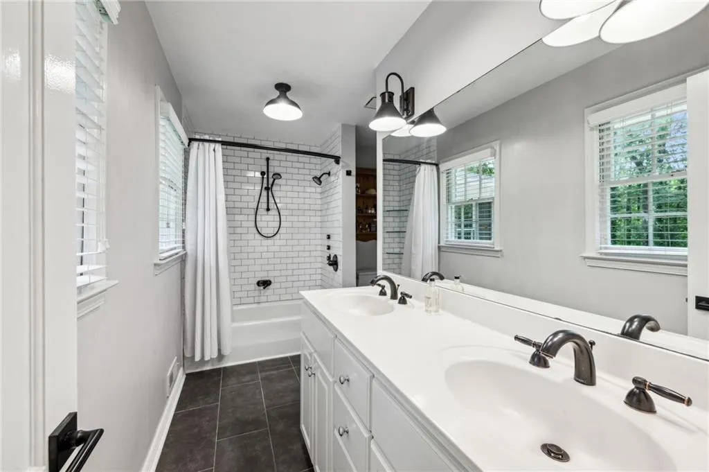 1130 Angelo Court Ne, Atlanta, Georgia 30319, 5 Bedrooms Bedrooms, ,4 BathroomsBathrooms,Residential,For Sale,1130 Angelo Court Ne,7575978