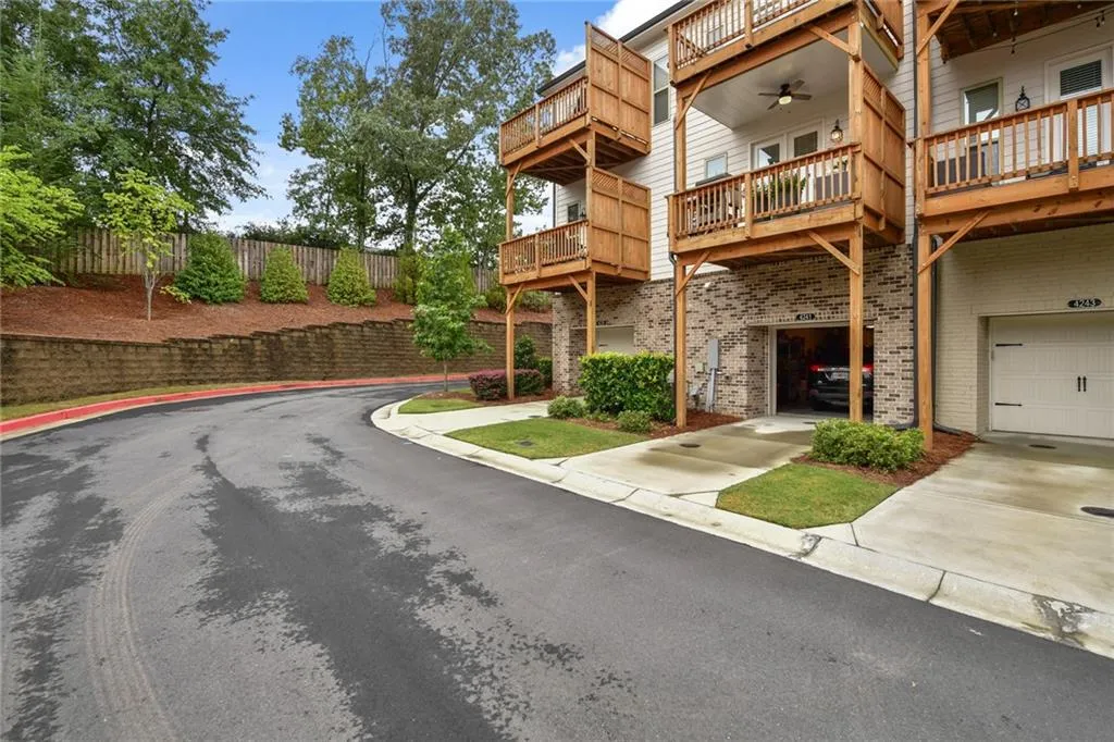 4241 Deming Circle, Sandy Springs, Georgia 30342, 2 Bedrooms Bedrooms, ,2 BathroomsBathrooms,Residential,Sold,4241 Deming Circle,6787232