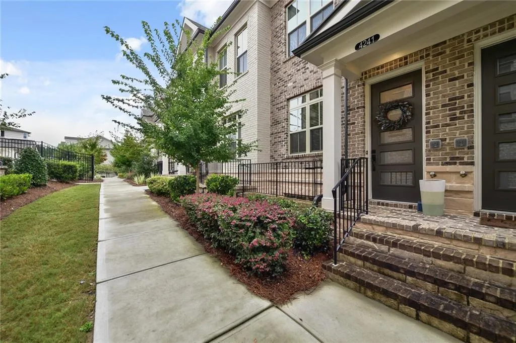 4241 Deming Circle, Sandy Springs, Georgia 30342, 2 Bedrooms Bedrooms, ,2 BathroomsBathrooms,Residential,Sold,4241 Deming Circle,6787232