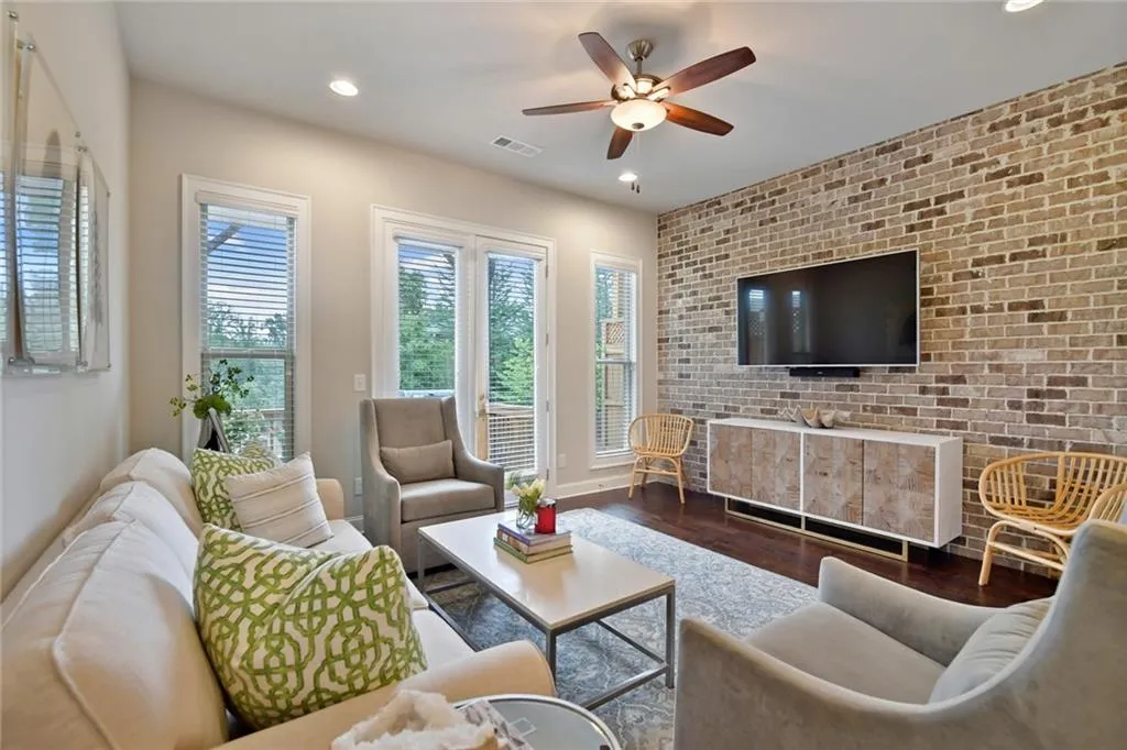 4241 Deming Circle, Sandy Springs, Georgia 30342, 2 Bedrooms Bedrooms, ,2 BathroomsBathrooms,Residential,Sold,4241 Deming Circle,6787232
