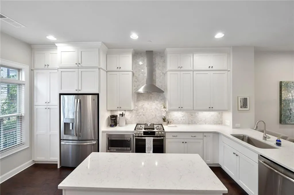 4241 Deming Circle, Sandy Springs, Georgia 30342, 2 Bedrooms Bedrooms, ,2 BathroomsBathrooms,Residential,Sold,4241 Deming Circle,6787232