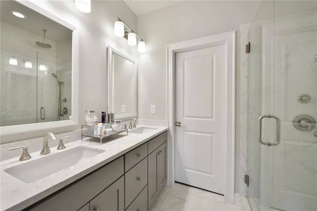 4241 Deming Circle, Sandy Springs, Georgia 30342, 2 Bedrooms Bedrooms, ,2 BathroomsBathrooms,Residential,Sold,4241 Deming Circle,6787232