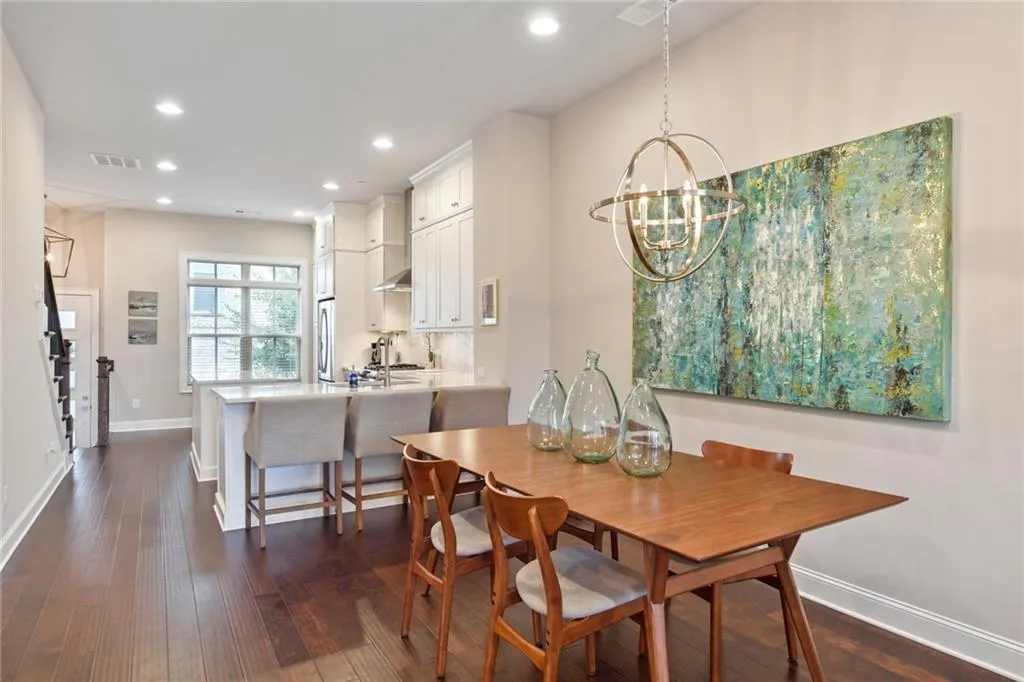 4241 Deming Circle, Sandy Springs, Georgia 30342, 2 Bedrooms Bedrooms, ,2 BathroomsBathrooms,Residential,Sold,4241 Deming Circle,6787232