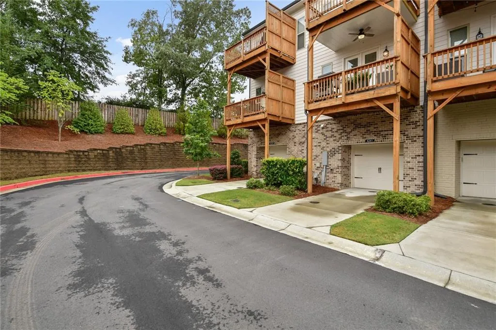 4241 Deming Circle, Sandy Springs, Georgia 30342, 2 Bedrooms Bedrooms, ,2 BathroomsBathrooms,Residential,Sold,4241 Deming Circle,6787232