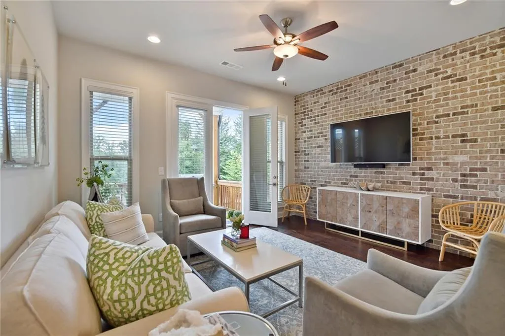 4241 Deming Circle, Sandy Springs, Georgia 30342, 2 Bedrooms Bedrooms, ,2 BathroomsBathrooms,Residential,Sold,4241 Deming Circle,6787232