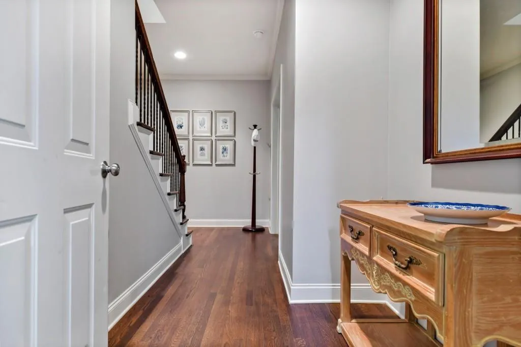 651 Lockton Place, Sandy Springs, Georgia 30342, 3 Bedrooms Bedrooms, ,3 BathroomsBathrooms,Residential,Sold,651 Lockton Place,6883516