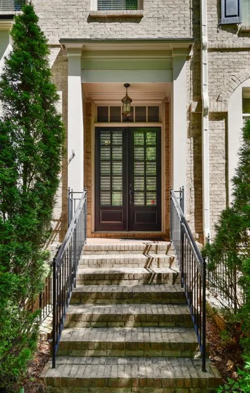 651 Lockton Place, Sandy Springs, Georgia 30342, 3 Bedrooms Bedrooms, ,3 BathroomsBathrooms,Residential,Sold,651 Lockton Place,6883516