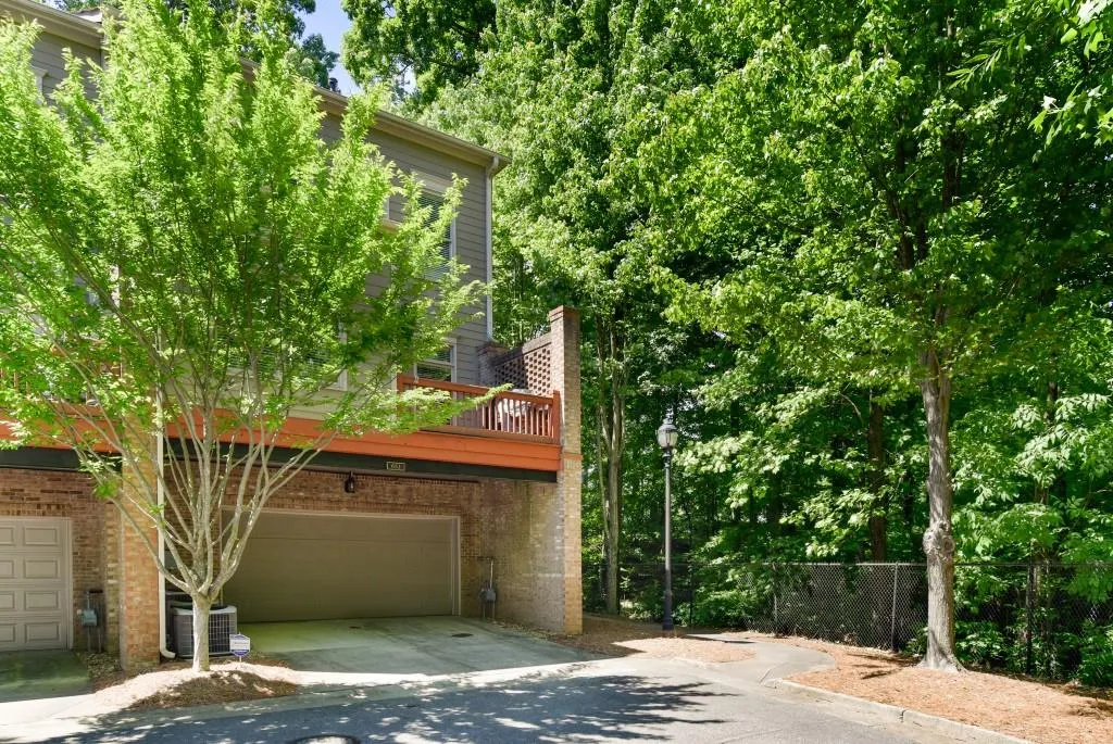 651 Lockton Place, Sandy Springs, Georgia 30342, 3 Bedrooms Bedrooms, ,3 BathroomsBathrooms,Residential,Sold,651 Lockton Place,6883516