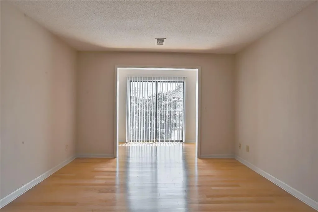 2657 Lenox Road Ne Unit B-18, Atlanta, Georgia 30324, 1 Bedroom Bedrooms, ,1 BathroomBathrooms,Residential,Sold,2657 Lenox Road Ne Unit B-18,6031358