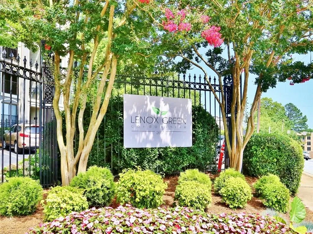 2657 Lenox Road Ne Unit B-18, Atlanta, Georgia 30324, 1 Bedroom Bedrooms, ,1 BathroomBathrooms,Residential,Sold,2657 Lenox Road Ne Unit B-18,6031358