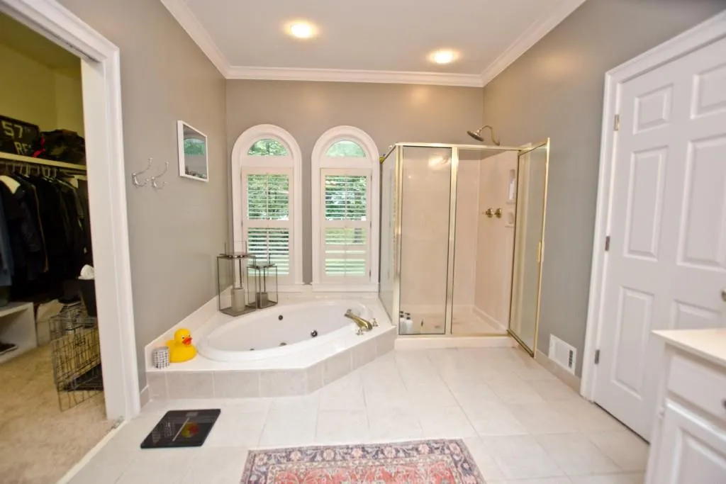 7015 Brandon Mill Road, Sandy Springs, Georgia 30328, 5 Bedrooms Bedrooms, ,4 BathroomsBathrooms,Residential,Sold,7015 Brandon Mill Road,6942114