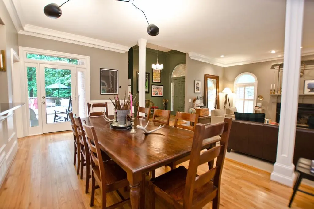 7015 Brandon Mill Road, Sandy Springs, Georgia 30328, 5 Bedrooms Bedrooms, ,4 BathroomsBathrooms,Residential,Sold,7015 Brandon Mill Road,6942114