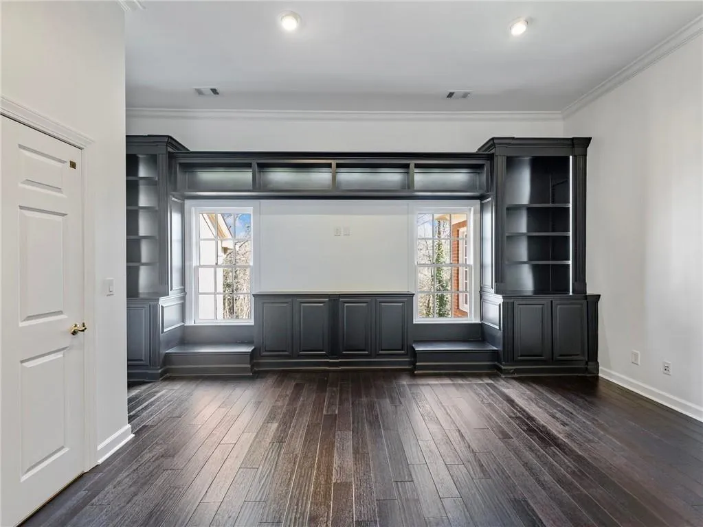 335 Enclave Circle, Atlanta, Georgia 30342, 5 Bedrooms Bedrooms, ,3 BathroomsBathrooms,Residential,Sold,335 Enclave Circle,7513473