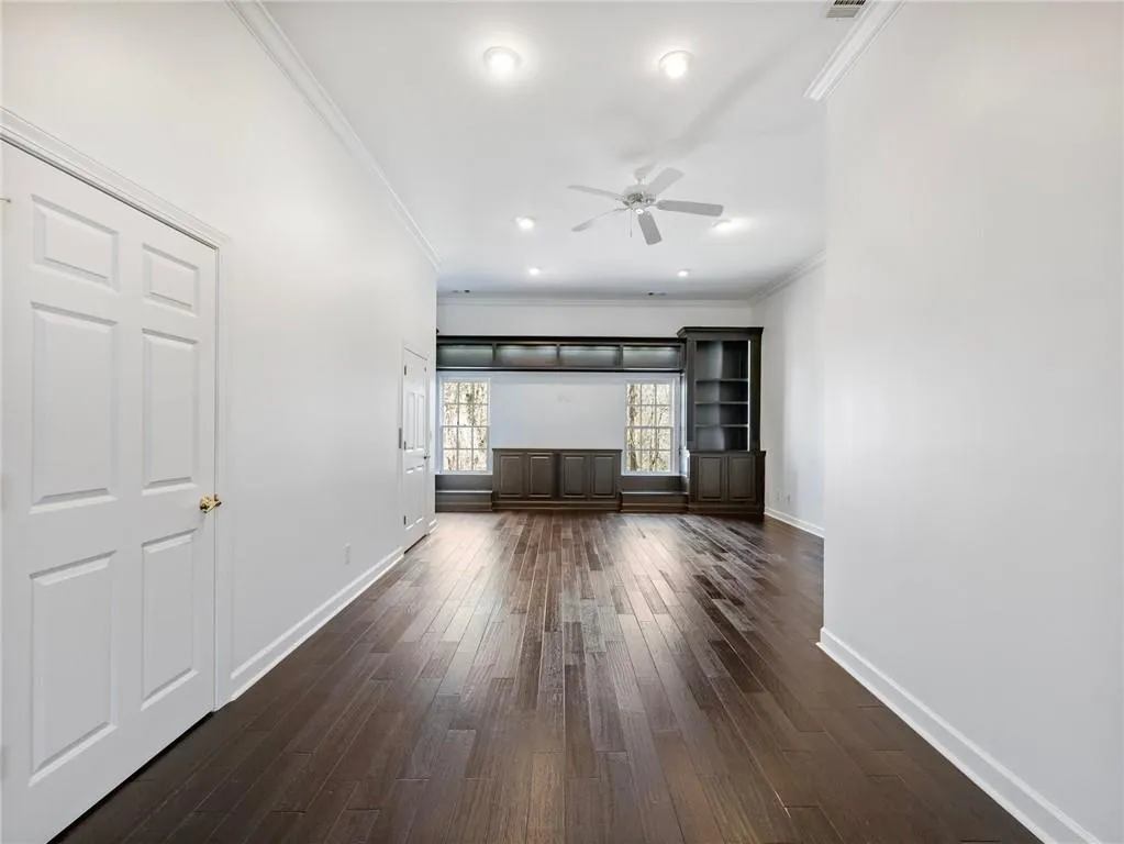 Large 2nd floor bedroom would also make a nice bonus room, office, or entertainment area.