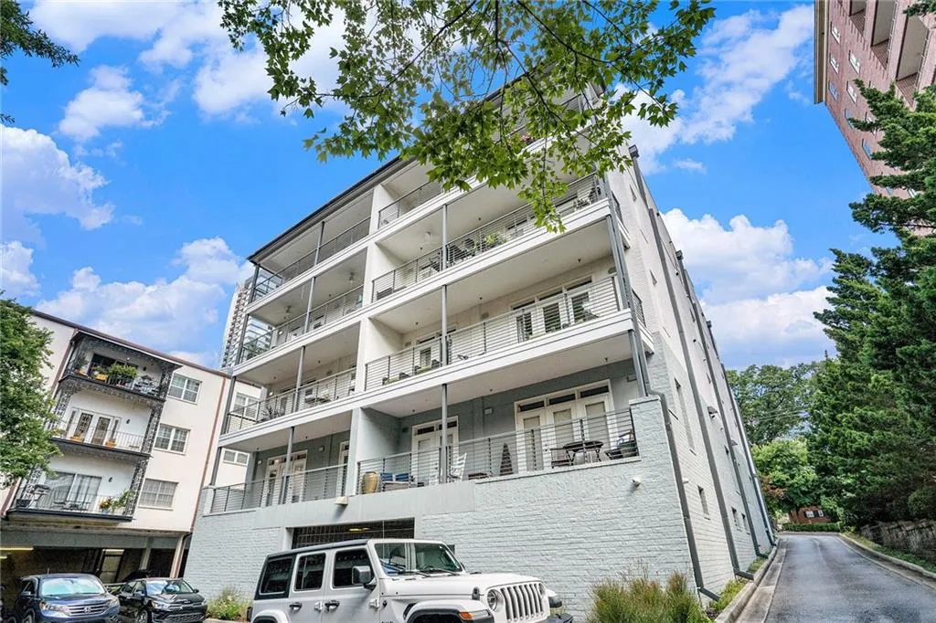 3655 Peachtree Road Ne Unit 401, Atlanta, Georgia 30319, 2 Bedrooms Bedrooms, ,2 BathroomsBathrooms,Residential,For Sale,3655 Peachtree Road Ne Unit 401,7617156